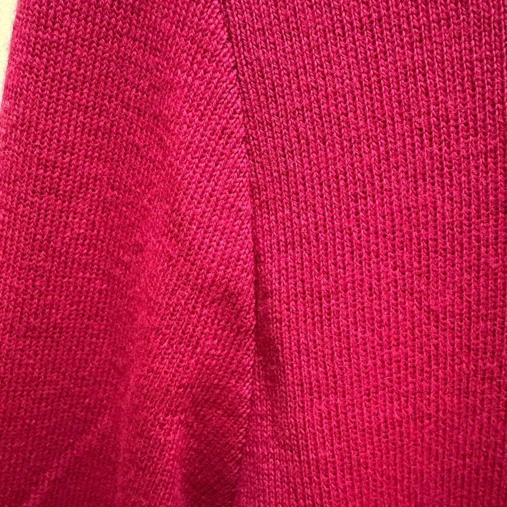 Bogner Virgin Wool Embroidered Dragon Crest Sweater – Fuchsia Pink – Size M - Picture 8 of 15